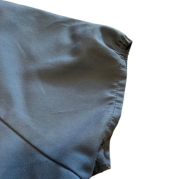 Grey’s Anatomy by Barco Blue Scrub Top w/ Embroidered Details. Sz XS. Great Cond - Picture 4 of 13